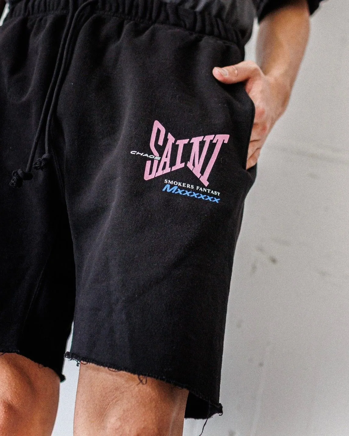 SAINT Mxxxxxx SWEAT SHORTS/RIBON SAINT/BLK pink SAINT LOGO shorts, black S-XL cotton and linen OE yarn fabric, stiff, light, comfortable and breathable, non-locking design, naturally rolled back after water, super handsome version, easy to match, original consistent main mark, wash water mark, little angel anti-counterfeiting mark